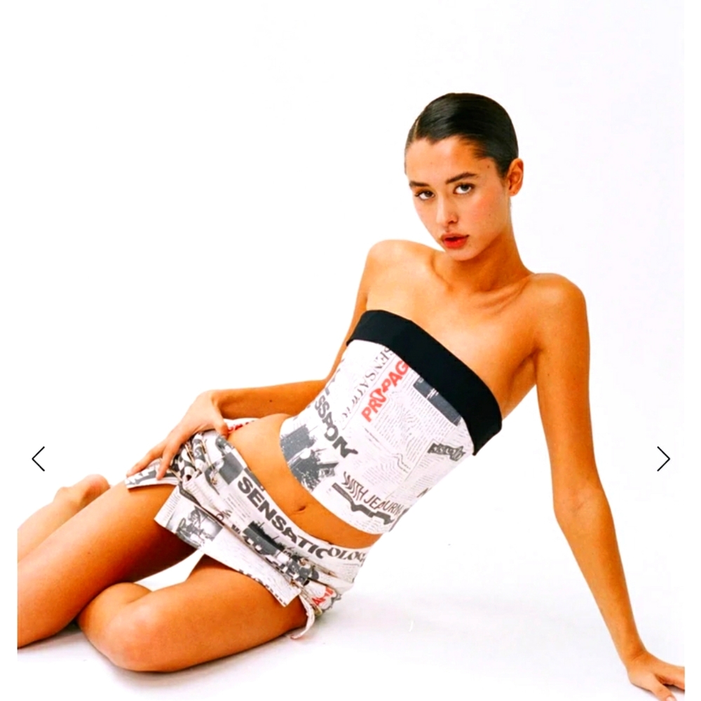 With Jéan Carla Corset in read all about it print